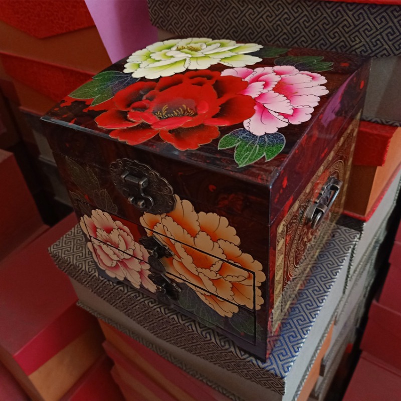 Handmade Painted Lacquer Jewel - Chinese Art Craft recension och pris